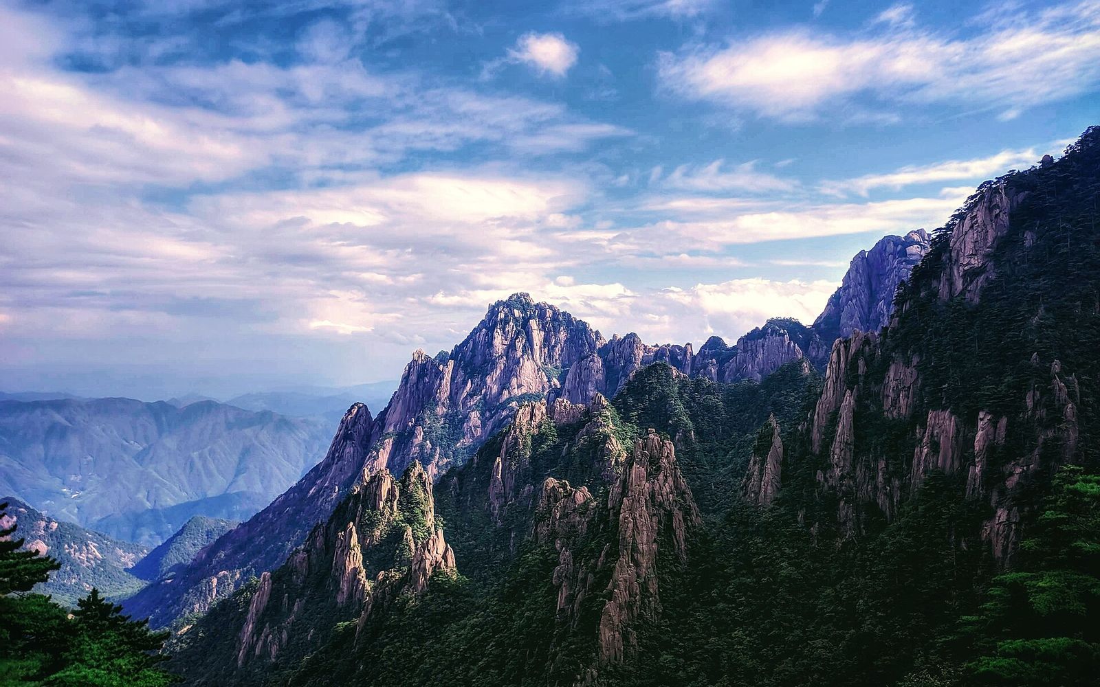 Granite peaks and pines at Huangshan, Anhui