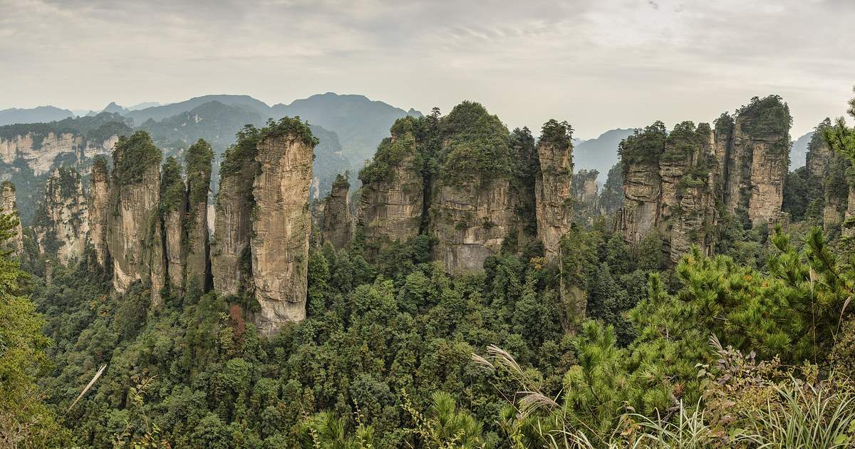 Panorama from Huangshizhai across the Wulingyuan pillars