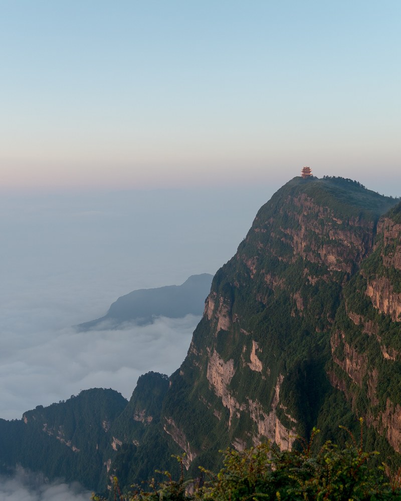 Wanfoding, the Golden Summit of Mount Emei, Sichuan